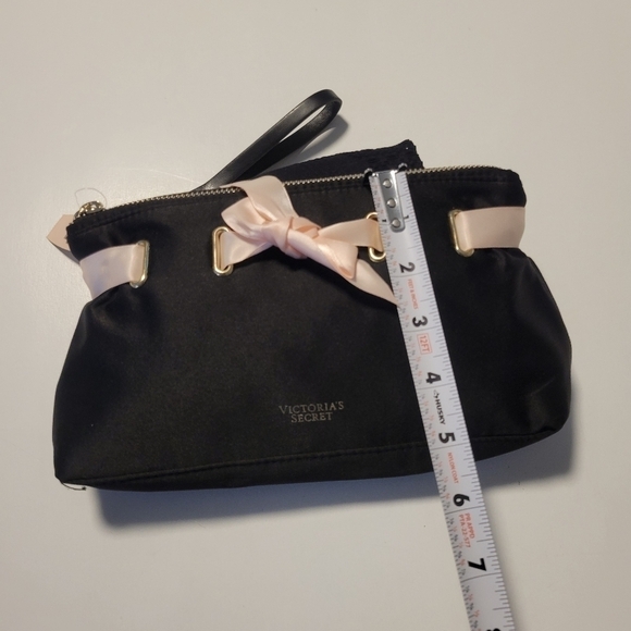 Victoria's Secret NWT Black/pink cosmetic pouch. - Picture 13 of 13